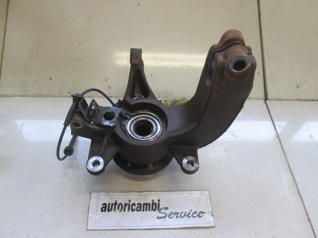 LEVI VRTLJIVI LEZAJ / PESTO KOLESA Z LEZAJEM SPREDAJ OEM N. 8200297028 8200308650 ORIGINAL REZERVNI DEL RENAULT SCENIC/GRAND SCENIC JM0/1 MK2 (2003 - 2009) DIESEL LETNIK 2003