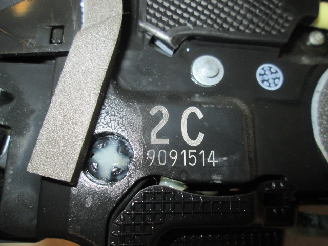CENTRALNA KLJUCAVNICA ZADJIH LEVIH VRAT OEM N. 6906042021 ORIGINAL REZERVNI DEL TOYOTA URBAN CRUISER P1 (2009 - 2014) DIESEL LETNIK 2009