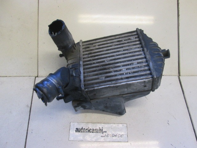 HLADILNIK INTERCOOLER OEM N. 467642530 ORIGINAL REZERVNI DEL FIAT PUNTO 188 188AX MK2 (1999 - 2003) DIESEL LETNIK 2002