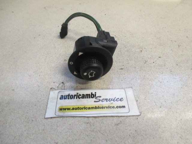 STIKALA ELEKTRICNIH OGLEDAL  OEM N. 93BG17B676 ORIGINAL REZERVNI DEL FORD FIESTA CB1 CNN MK6 (09/2008 - 11/2012) DIESEL LETNIK 2010