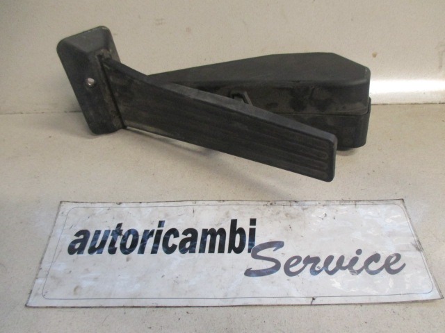 PEDALI OEM N. 35426793742 ORIGINAL REZERVNI DEL BMW SERIE 1 BER/COUPE/CABRIO E81/E82/E87/E88 LCI R (2007 - 2013) DIESEL LETNIK 2010