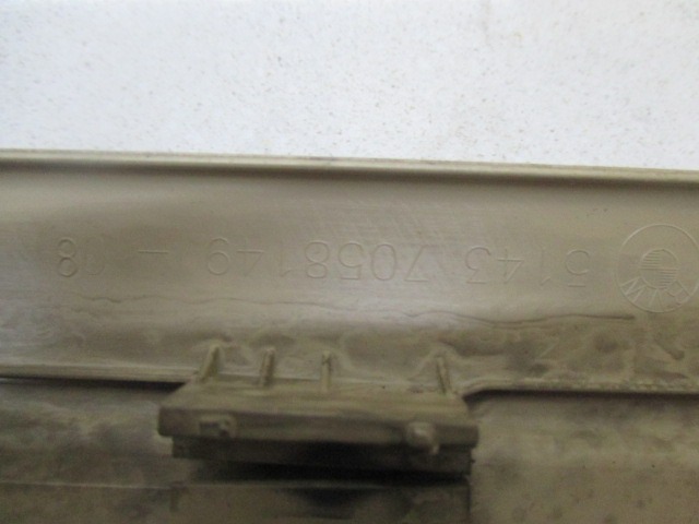 NOTRANJA OBLOGA PRAGA  OEM N. 51437058149 ORIGINAL REZERVNI DEL BMW SERIE 3 BER/SW/COUPE/CABRIO E90/E91/E92/E93 (2005 -2009) DIESEL LETNIK 2006