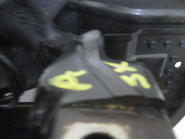LEVI VRTLJIVI LEZAJ / PESTO KOLESA Z LEZAJEM SPREDAJ OEM N. 55542310 ORIGINAL REZERVNI DEL BMW Z4 E86 (2006 - 2009) BENZINA LETNIK 2007