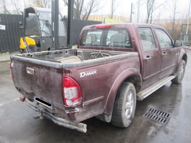 ISUZU D MAX 3.0 D 4P 4X4 5M 96KW (2007) RICAMBI IN MAGAZZINO 