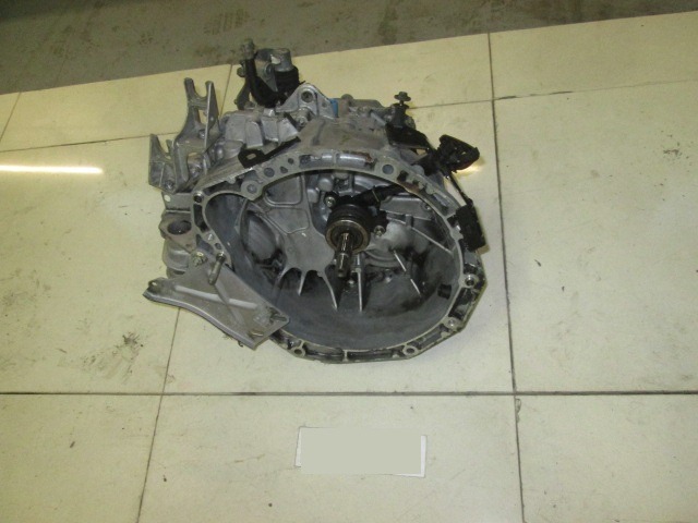 ROCNI MENJALNIK OEM N. 7701717852 ORIGINAL REZERVNI DEL RENAULT SCENIC/GRAND SCENIC JM0/1 MK2 (2003 - 2009) DIESEL LETNIK 2003