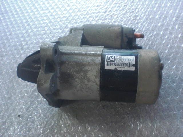 ZAGANJAC MOTORJA  OEM N. M00T91381  ORIGINAL REZERVNI DEL MAZDA 3 MK1 BK (2003 - 2009)BENZINA LETNIK 2003