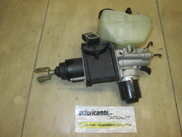 ZAVORNI CILINDER OEM N. 2304300302 ORIGINAL REZERVNI DEL MERCEDES CLASSE SL R230 (2001 - 2008) BENZINA LETNIK 2004