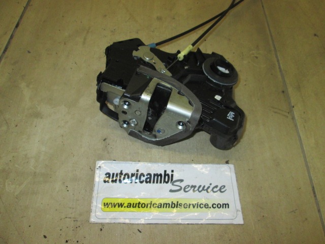 CENTRALNI ZAKLEP SPREDNJIH VRAT  OEM N. 6903002230 ORIGINAL REZERVNI DEL TOYOTA VERSO P12 R2 (2009 - 2018) DIESEL LETNIK 2009