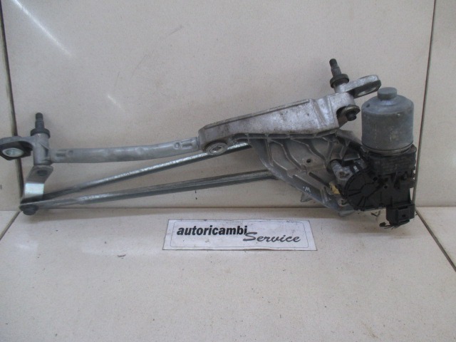 MOTORCEK PREDNJIH BRISALCEV OEM N. 8A61-17B571 ORIGINAL REZERVNI DEL FORD FIESTA CB1 CNN MK6 (09/2008 - 11/2012) BENZINA LETNIK 2009