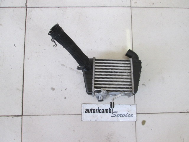 HLADILNIK INTERCOOLER OEM N. 2827127700 ORIGINAL REZERVNI DEL HYUNDAI GETZ TB (2002 - 02/2006) DIESEL LETNIK 2005