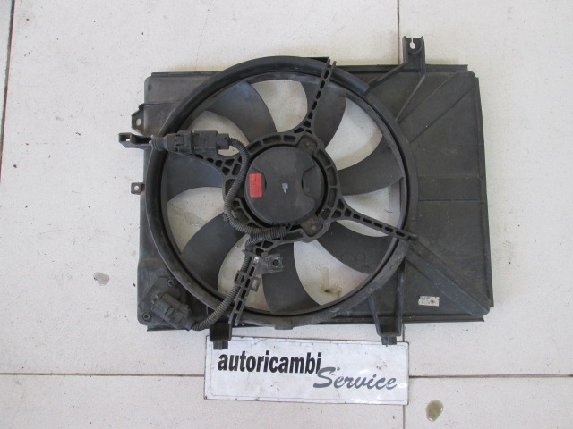 VENTILATOR HLADILNIKA OEM N. 252312D000 ORIGINAL REZERVNI DEL HYUNDAI GETZ TB (2002 - 02/2006) DIESEL LETNIK 2005