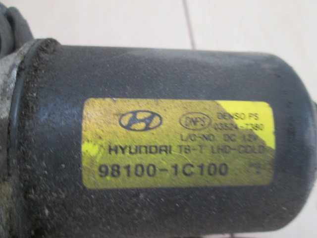 MOTORCEK PREDNJIH BRISALCEV OEM N. 981001C100 ORIGINAL REZERVNI DEL HYUNDAI GETZ TB (2002 - 02/2006) DIESEL LETNIK 2005