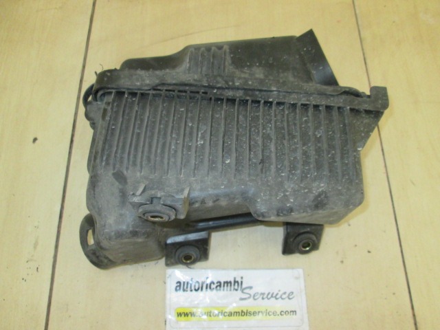 FILTAR ZRAKA OEM N. 281101C500 ORIGINAL REZERVNI DEL HYUNDAI GETZ TB (2002 - 02/2006) DIESEL LETNIK 2005