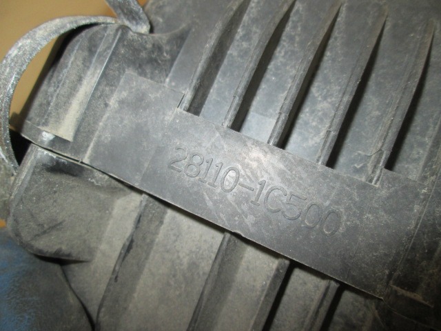 FILTAR ZRAKA OEM N. 281101C500 ORIGINAL REZERVNI DEL HYUNDAI GETZ TB (2002 - 02/2006) DIESEL LETNIK 2005