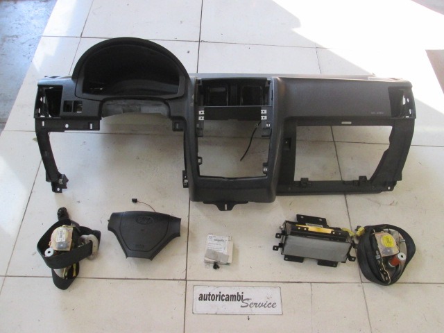 KIT AIRBAG KOMPLET OEM N. 16812 KIT AIRBAG COMPLETO ORIGINAL REZERVNI DEL HYUNDAI GETZ TB (2002 - 02/2006) DIESEL LETNIK 2005