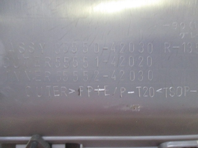 PREDAL ZA DOKUMENTE OEM N. 55550-42030 ORIGINAL REZERVNI DEL TOYOTA RAV 4 A2 MK2 (2000 - 2006) BENZINA LETNIK 2002