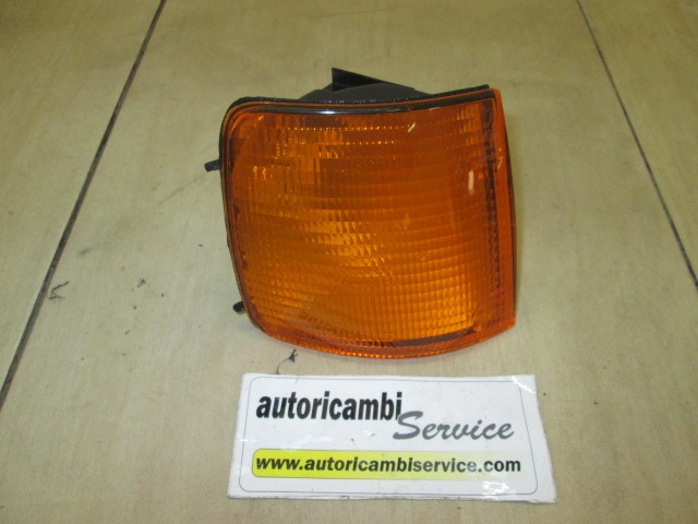 SPREDNJI INDIKATOR OEM N. 9EL133714-011 ORIGINAL REZERVNI DEL VOLKSWAGEN PASSAT B3 3A2 3A5 35I BER/SW (04/1988 - 07/1993) DIESEL LETNIK 1991