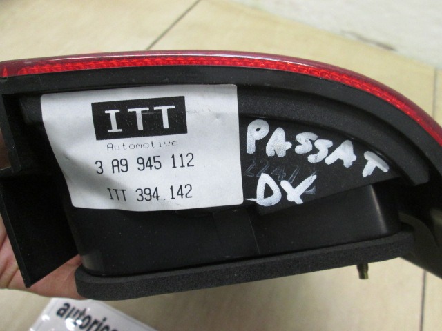 ZADNJI DESNI ZAROMETI OEM N. 3A9945112 ORIGINAL REZERVNI DEL VOLKSWAGEN PASSAT B4 3A2 3A5 35I R BER/SW (07/1993 - 12/1997) DIESEL LETNIK