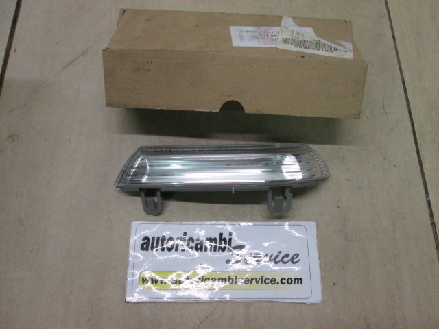 SPREDNJI INDIKATOR OEM N. 1K0949102 ORIGINAL REZERVNI DEL VOLKSWAGEN SCIROCCO 137 138 MK3 (10/2008 - 06-2014)BENZINA LETNIK