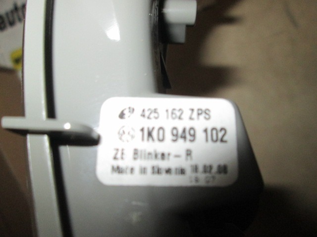 SPREDNJI INDIKATOR OEM N. 1K0949102 ORIGINAL REZERVNI DEL VOLKSWAGEN SCIROCCO 137 138 MK3 (10/2008 - 06-2014)BENZINA LETNIK