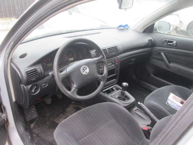 VOLKSWAGEN PASSAT 1.9 D 81KW 5M 4P (1998) RICAMBI IN MAGAZZINO 