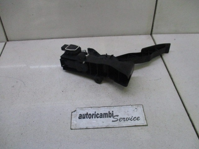 PEDALI OEM N. 1693000304 ORIGINAL REZERVNI DEL MERCEDES CLASSE A W169 5P C169 3P (2004 - 04/2008) DIESEL LETNIK 2004