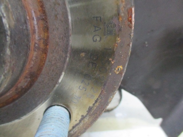 LEVI VRTLJIVI LEZAJ / PESTO KOLESA Z LEZAJEM SPREDAJ OEM N. 13502828 ORIGINAL REZERVNI DEL OPEL ASTRA J P10 5P/3P/SW (2010 - 2015) BENZINA LETNIK 2010