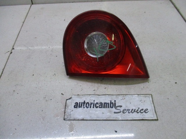 ZADNJI DESNI ZAROMETI OEM N. 1K6945094 ORIGINAL REZERVNI DEL VOLKSWAGEN GOLF V 1K1 1K5 MK5 BER/SW (02/2004-11/2008) DIESEL LETNIK 2004