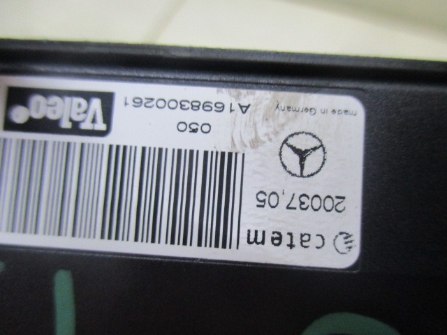 HLADILNIK ZA GRETJE OEM N. A1698300261 ORIGINAL REZERVNI DEL MERCEDES CLASSE A W169 5P C169 3P (2004 - 04/2008) DIESEL LETNIK 2006