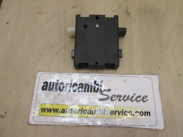 OJACEVALEC / ANTENA OEM N. 10819610 ORIGINAL REZERVNI DEL BMW SERIE 3 BER/SW/COUPE/CABRIO E90/E91/E92/E93 LCI R (2009 - 2012) DIESEL LETNIK 2008
