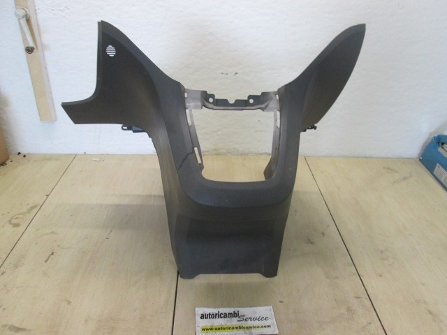 PLASTIKA MED SEDEZI BREZ NASLONJALA ROK OEM N. 1595227 ORIGINAL REZERVNI DEL FORD FOCUS CMAX DM2 MK1 (10/2003 - 03/2007) DIESEL LETNIK 2005