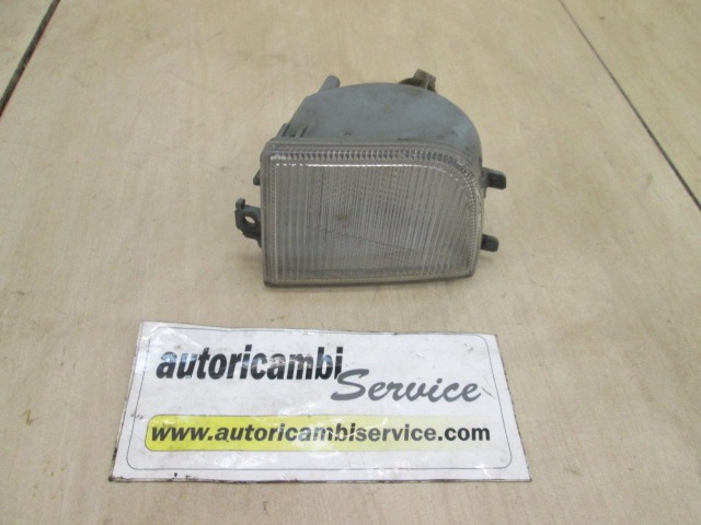 SPREDNJI INDIKATOR OEM N. 703881165 ORIGINAL REZERVNI DEL VOLKSWAGEN PASSAT B3 3A2 3A5 35I BER/SW (04/1988 - 07/1993) DIESEL LETNIK