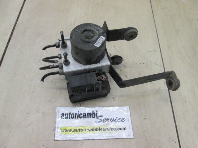 ABS AGREGAT S PUMPO OEM N. 3M51-2M110-CA ORIGINAL REZERVNI DEL FORD FOCUS CMAX DM2 MK1 (10/2003 - 03/2007) DIESEL LETNIK 2005