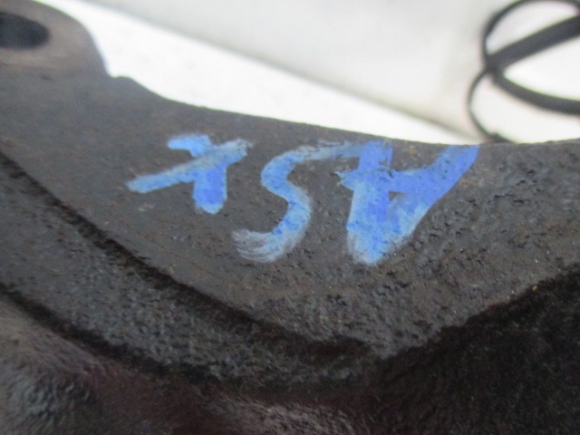 LEVI VRTLJIVI LEZAJ / PESTO KOLESA Z LEZAJEM SPREDAJ OEM N. 8200267645 ORIGINAL REZERVNI DEL RENAULT LAGUNA BG0/1 KG0/1 MK2 BER/SW (11/2000 - 12/2004) DIESEL LETNIK 2004