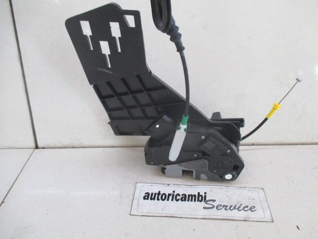 CENTRALNO ZAKLEPANJE ZADNJIH DESNIH VRAT OEM N. 8A6AA26412 ORIGINAL REZERVNI DEL FORD FIESTA CB1 CNN MK6 (09/2008 - 11/2012) BENZINA/GPL LETNIK 2010