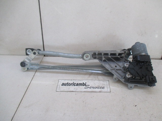 MOTORCEK PREDNJIH BRISALCEV OEM N. 8A6117B571 ORIGINAL REZERVNI DEL FORD FIESTA CB1 CNN MK6 (09/2008 - 11/2012) BENZINA/GPL LETNIK 2010