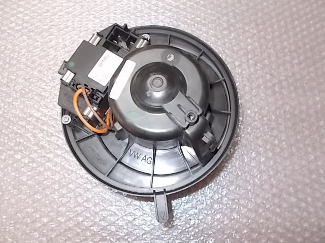 VENTILATOR  KABINE  OEM N.  ORIGINAL REZERVNI DEL VOLKSWAGEN PASSAT B6 3C2 3C5 BER/SW (2005 - 09/2010)  DIESEL LETNIK 2009