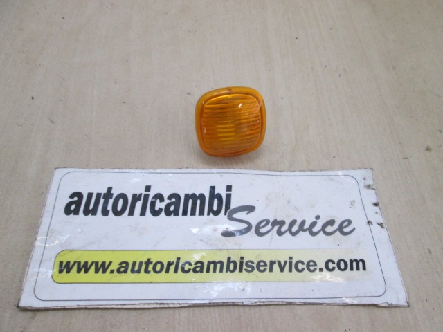 SPREDNJI INDIKATOR OEM N. 4D0949127B ORIGINAL REZERVNI DEL AUDI A4 B5 BER/SW (1994 - 12/2000) DIESEL LETNIK