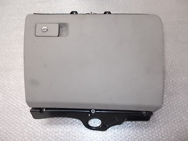 PREDAL ZA DOKUMENTE OEM N. 3C1857114E1QB  ORIGINAL REZERVNI DEL VOLKSWAGEN PASSAT B6 3C2 3C5 BER/SW (2005 - 09/2010)  DIESEL LETNIK 2009