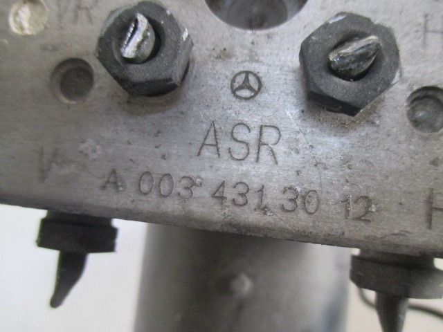 ABS AGREGAT S PUMPO OEM N. 34313012 ORIGINAL REZERVNI DEL MERCEDES CLASSE E W210 S210 BER/SW (1995 - 1999) DIESEL LETNIK 1999