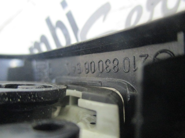 ODVOD ZRAKA OEM N. 2108300654 ORIGINAL REZERVNI DEL MERCEDES CLASSE E W210 S210 BER/SW (1995 - 1999) DIESEL LETNIK 1999