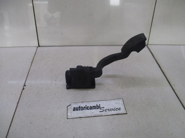 PEDALI OEM N. 55702020 ORIGINAL REZERVNI DEL FIAT GRANDE PUNTO 199 (2005 - 2012) BENZINA LETNIK 2007