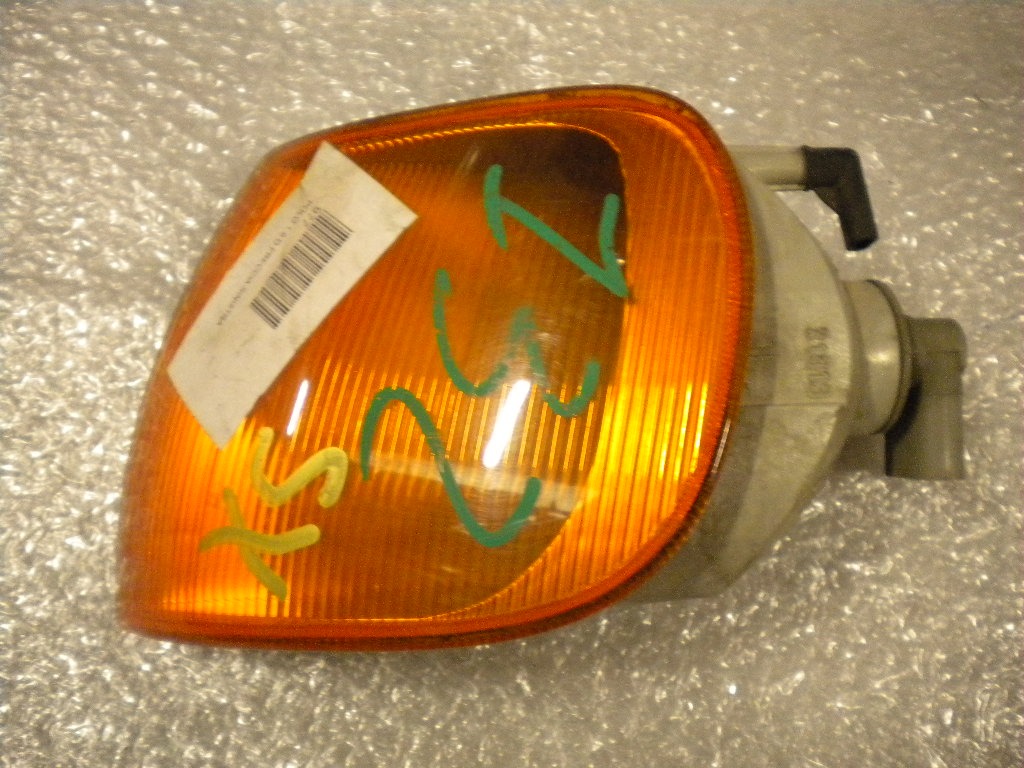 SPREDNJI INDIKATOR OEM N.  ORIGINAL REZERVNI DEL VOLKSWAGEN POLO 6N1 6V2 (11/1994 - 01/2000)DIESEL LETNIK 1999