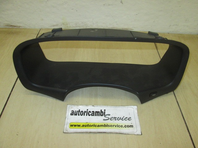 ARMATURNA PLO?CA OEM N. 848301D000 ORIGINAL REZERVNI DEL KIA CARENS UN MK3 (2006 - 2013) DIESEL LETNIK 2008