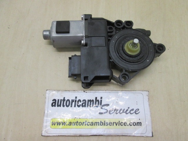 DVIZNI MEHANIZEM SPREDNIH STEKEL  OEM N. 824501D000 ORIGINAL REZERVNI DEL KIA CARENS UN MK3 (2006 - 2013) DIESEL LETNIK 2008