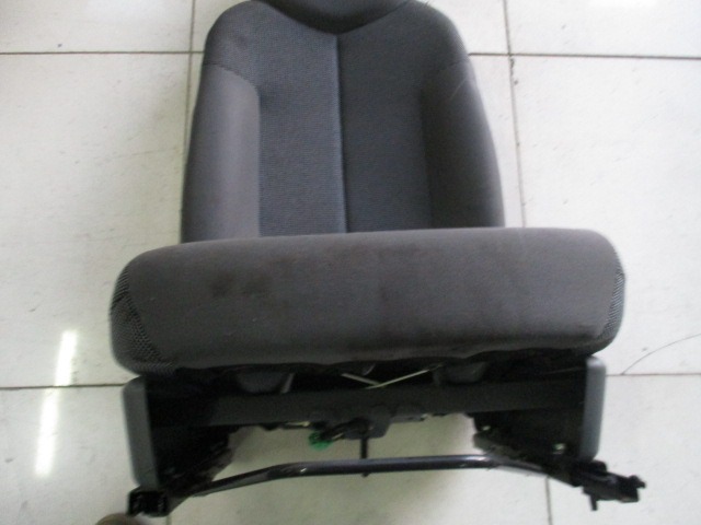 SPREDNJI DESNI SEDE? BLAGO OEM N. SEADTPG107PMBR5P ORIGINAL REZERVNI DEL PEUGEOT 107 PM PN (2005 - 2014) BENZINA LETNIK 2006