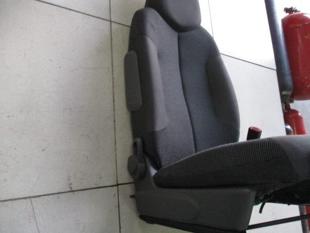 SPREDNJI DESNI SEDE? BLAGO OEM N. SEADTPG107PMBR5P ORIGINAL REZERVNI DEL PEUGEOT 107 PM PN (2005 - 2014) BENZINA LETNIK 2006