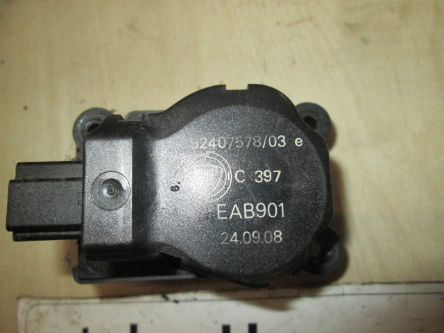 MOTORCEK OGREVANJA OEM N. 52408228 ORIGINAL REZERVNI DEL ALFA ROMEO 159 939 BER/SW (2005 - 2013) DIESEL LETNIK 2008