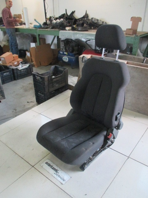 SPREDNJI DESNI SEDE? BLAGO OEM N. SEADTMBCLASCLKW208CP3P ORIGINAL REZERVNI DEL MERCEDES CLASSE CLK W208 C208 A208 COUPE/CABRIO (1997-2003) BENZINA LETNIK 2000